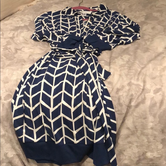 Dress - Picture 2 of 4